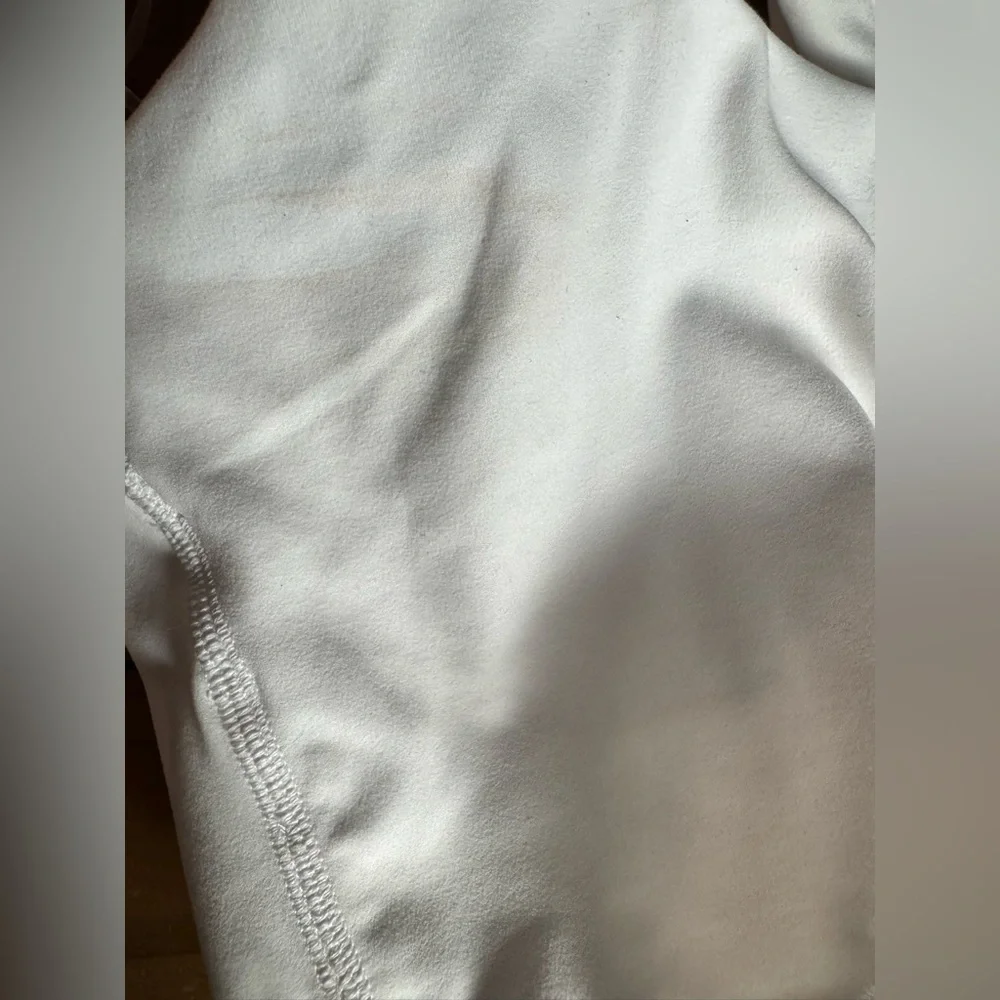 Lululemon Bend This Scoop and Cross Bra - Picture 8 of 8